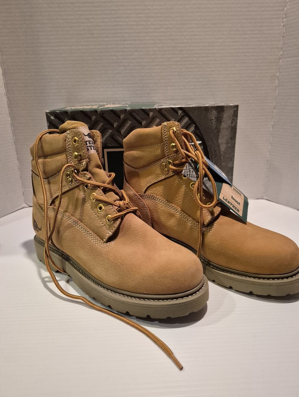 Men's Texas Steer 6" Leather Work Boot size 8 1/2..NEW